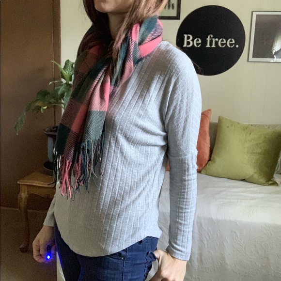 💛Pink, gray, and black plaid scarf, warm and cozy - Picture 4 of 7